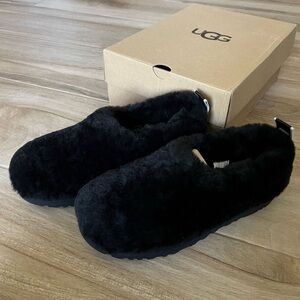 UGG Classic Cozy Mini black
NWT.
Women's Bootie Size 9 NEW